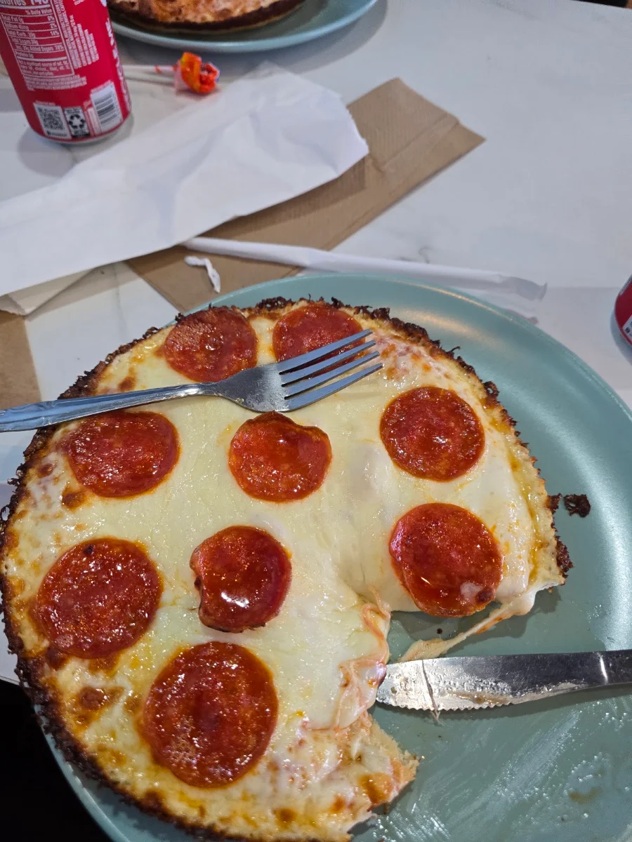 Pepperoni pizza #14 ( Pizza de Pepperoni) familiar