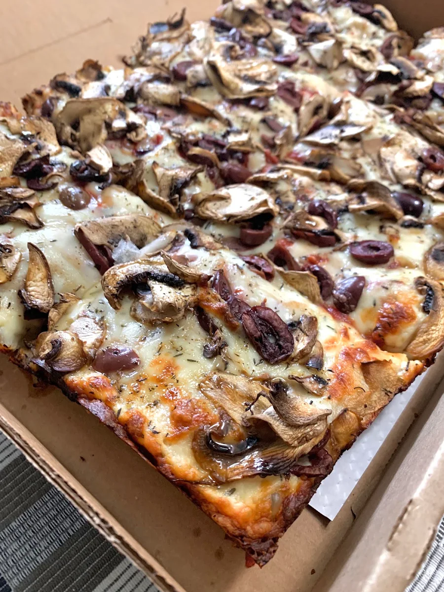 Mushroom Detroit Pizza