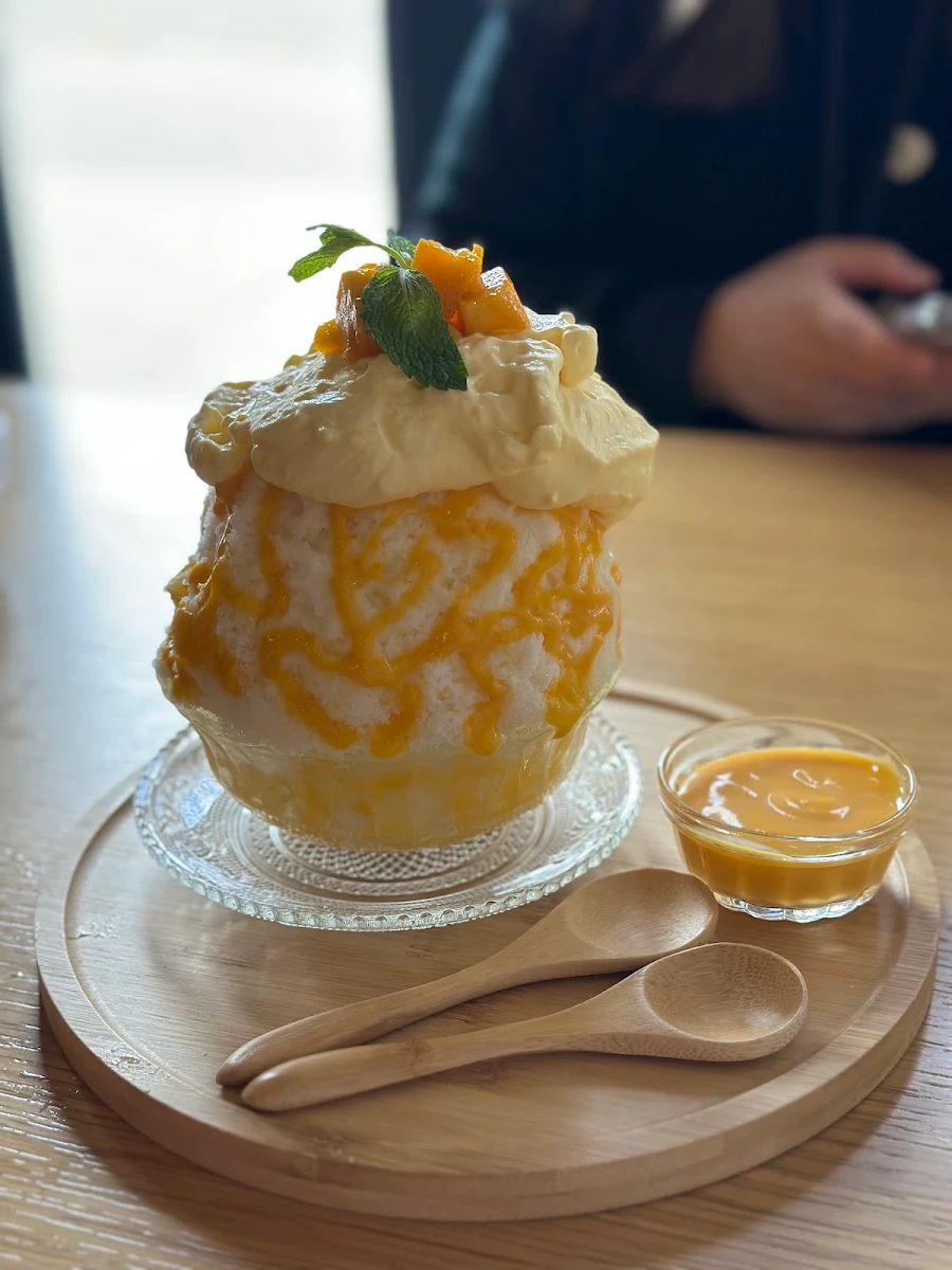 Strawberry and Mango Slush / 草莓芒果冰沙