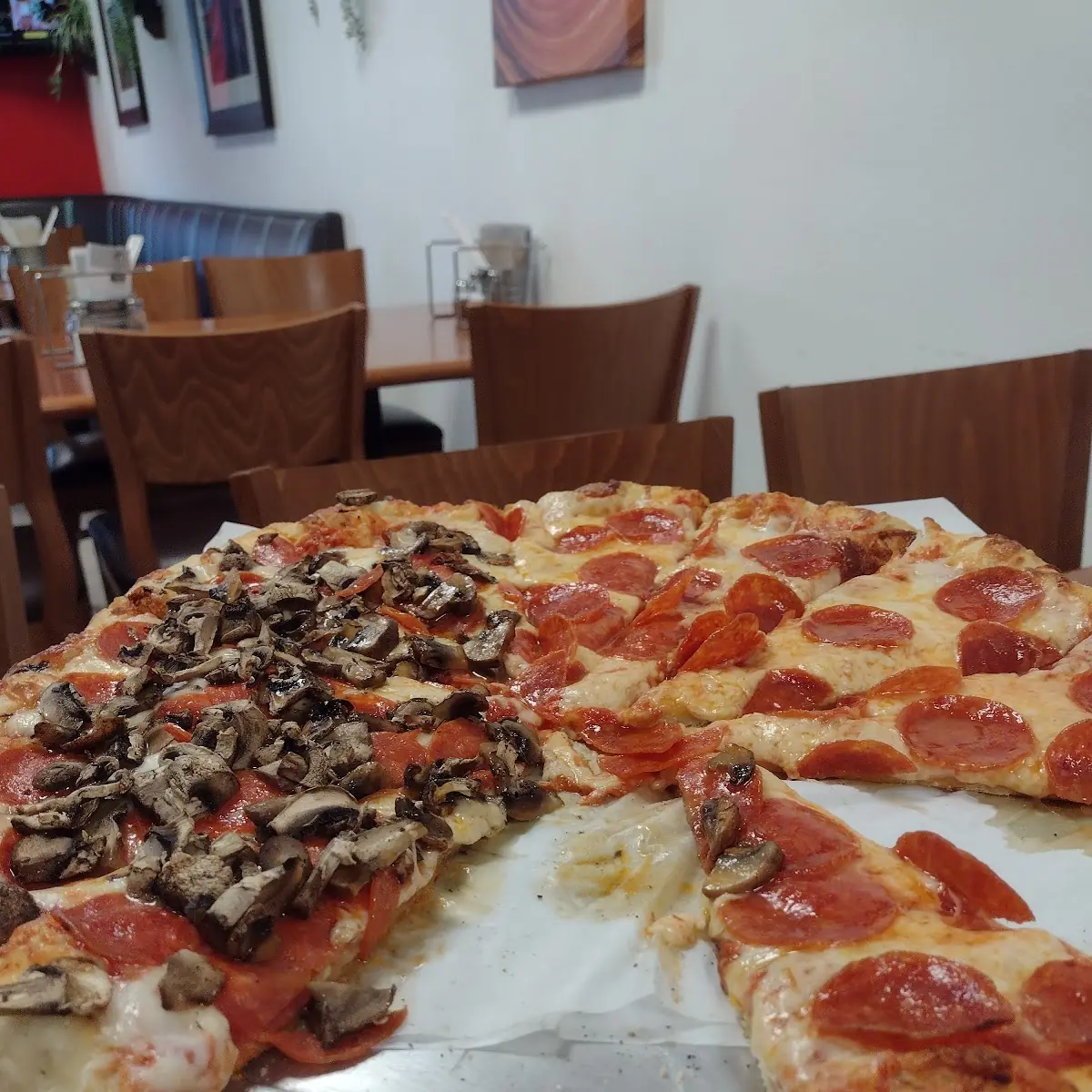 Sarducci's Supreme Pizza