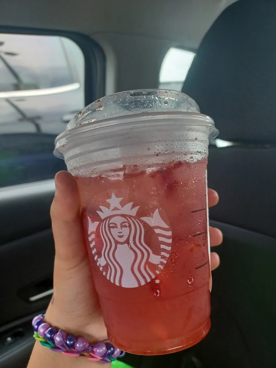 Strawberry Açaí Lemonade Starbucks Refreshers Beverage
