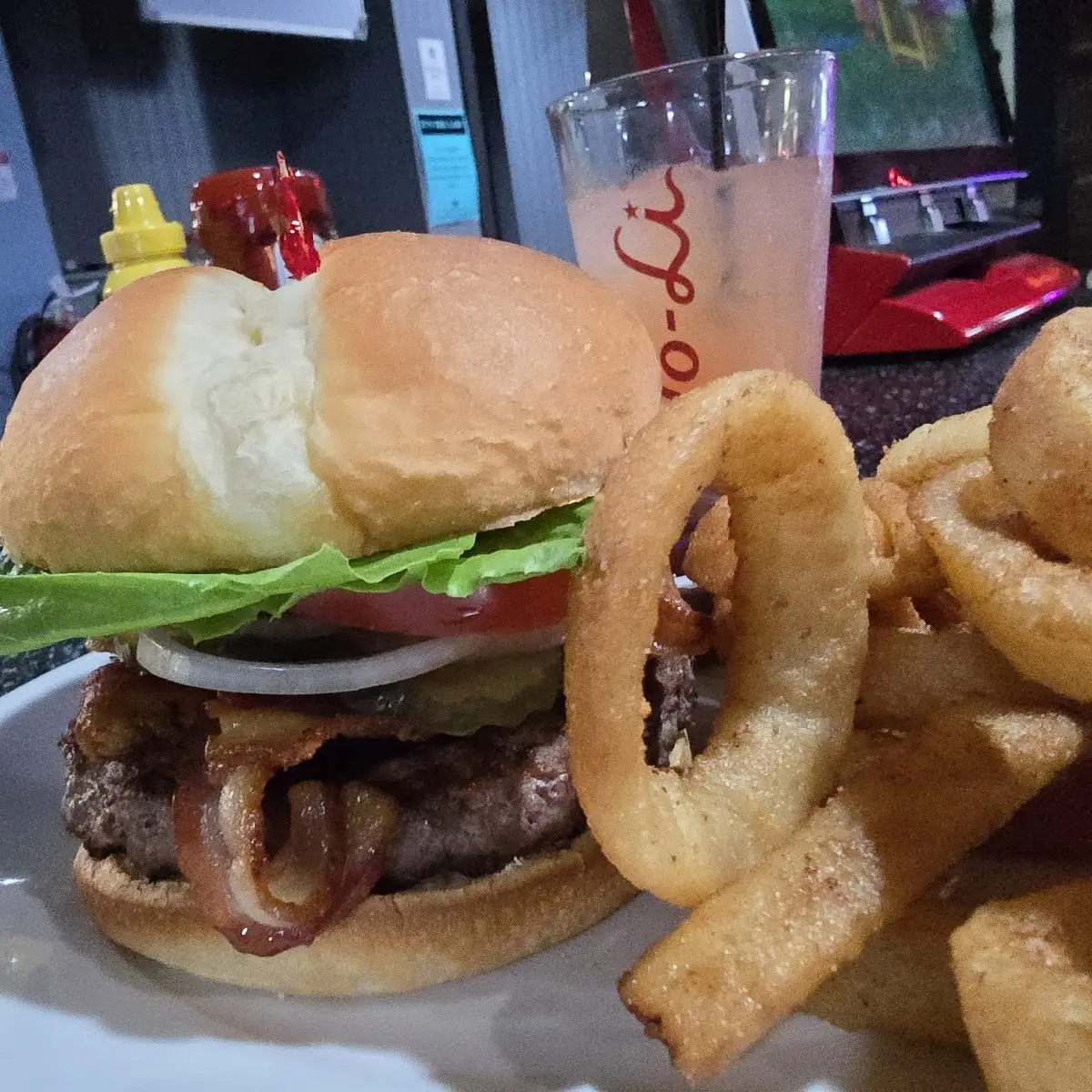 Hamburger with Onion Rings