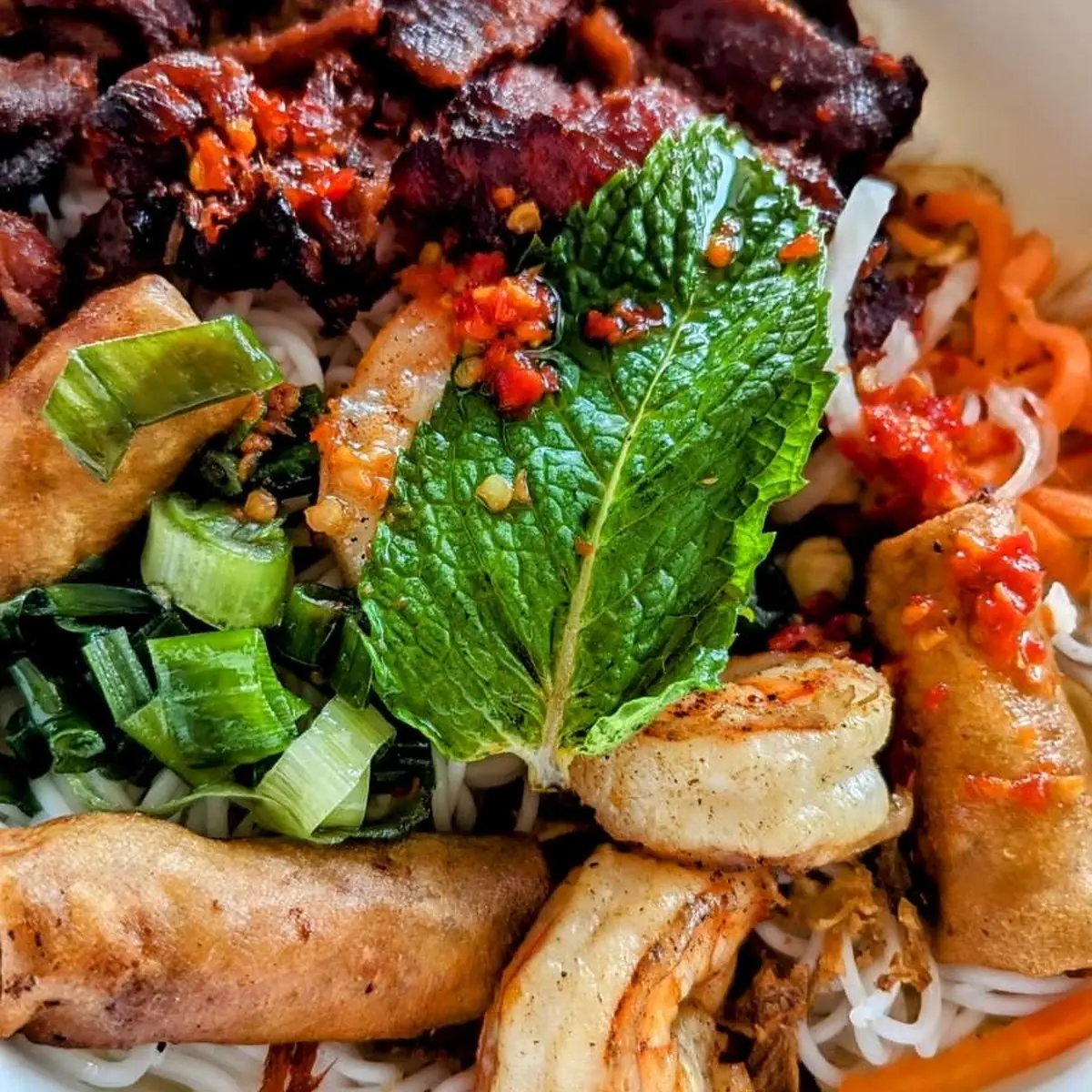 O1. Bún Bò Xào (Vermicelli with Stir-fried Beef)