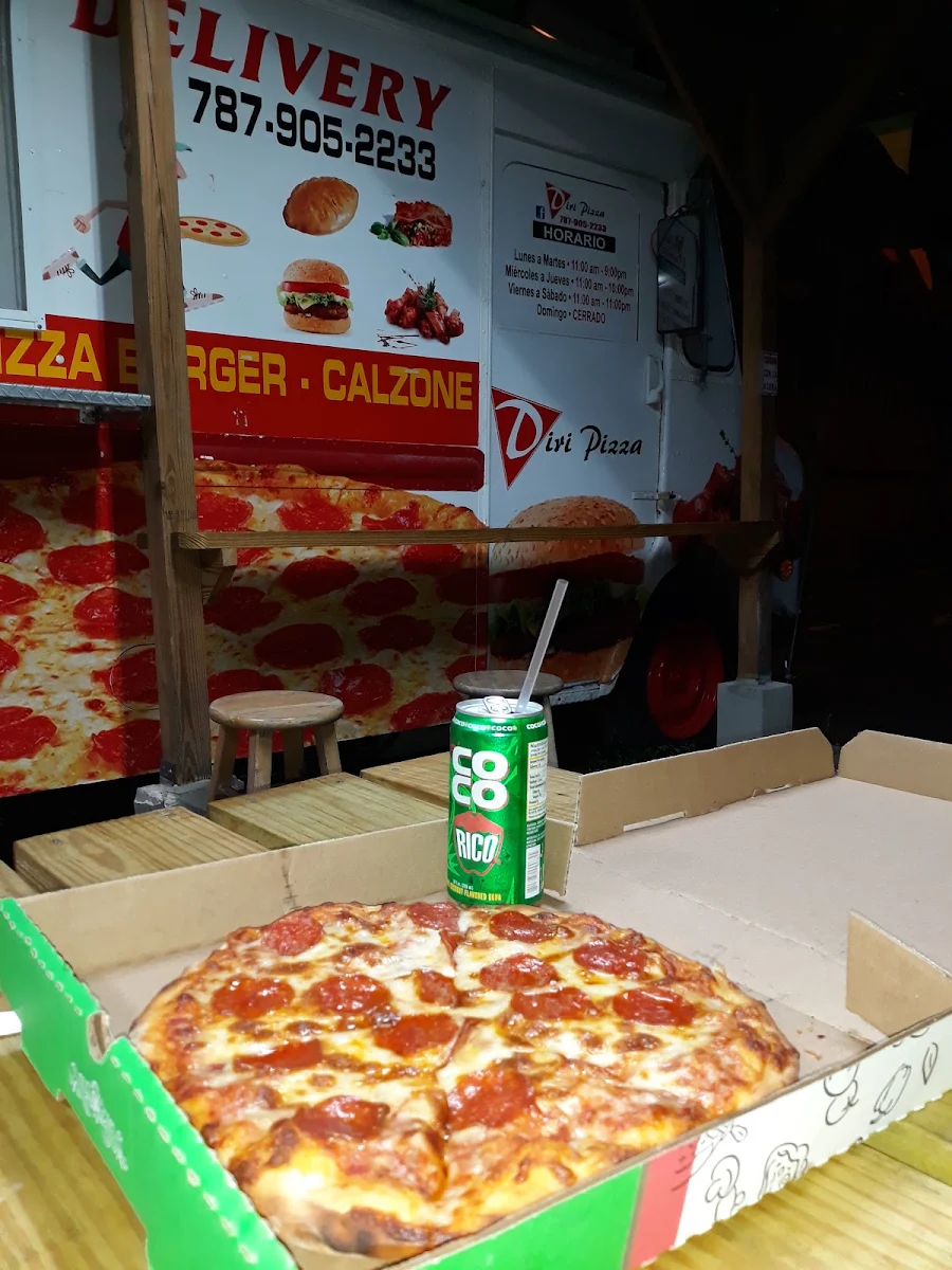 Personal Pizza Pepperoni Con Coco Rico