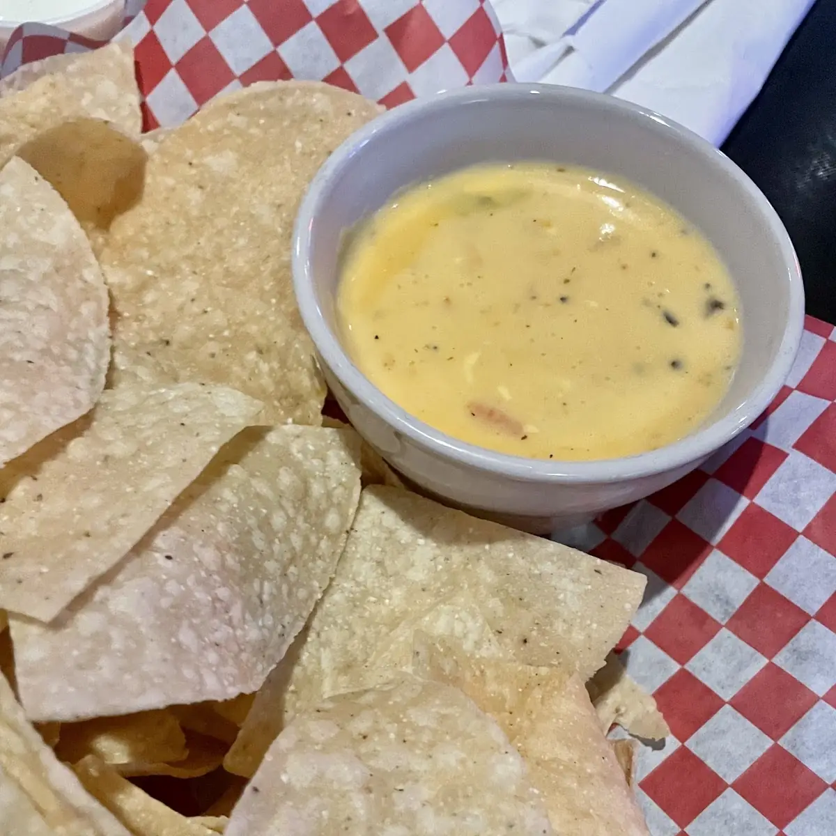 Chips & Queso Salsa