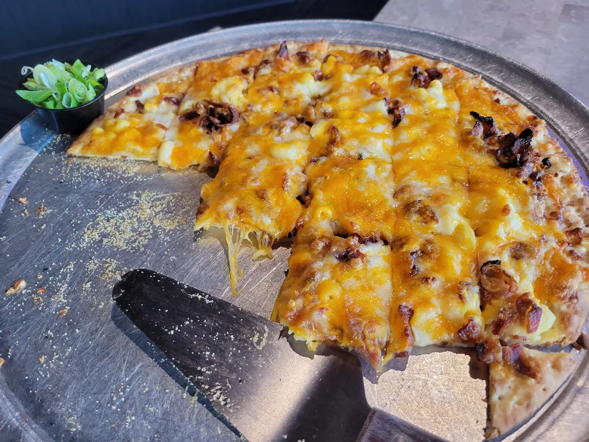 Mac and Cheese Pizza