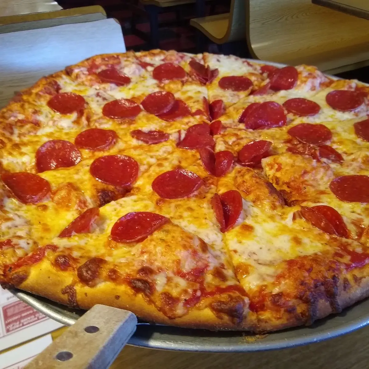 Large Pepperoni Pizza