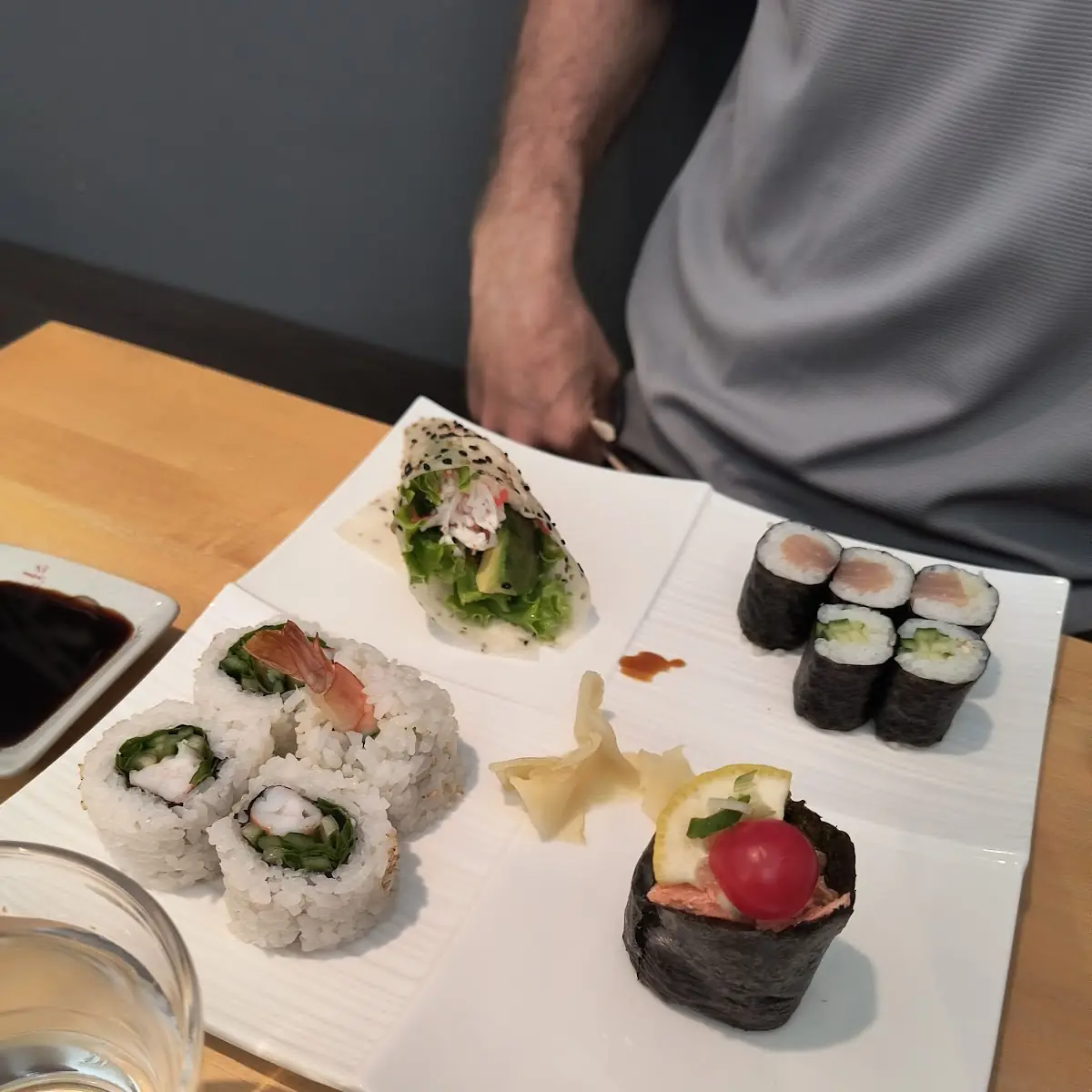 Salmon and Cucumber Roll, Mutsuki-An