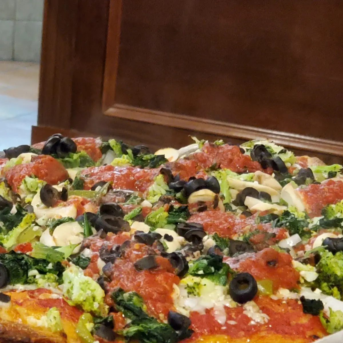 Garden Veggie Pizza Mozzarella