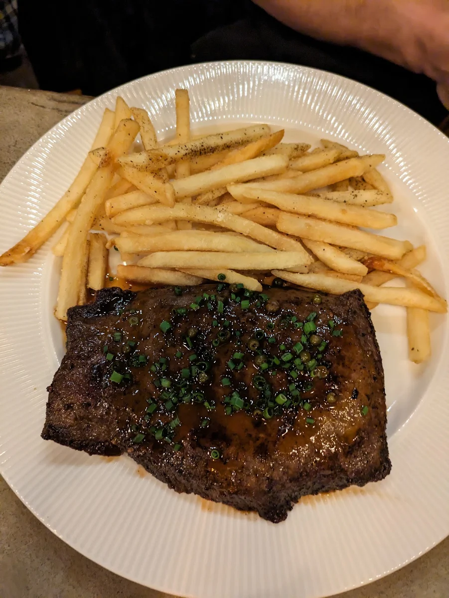 Steak Frites, Le Esmond