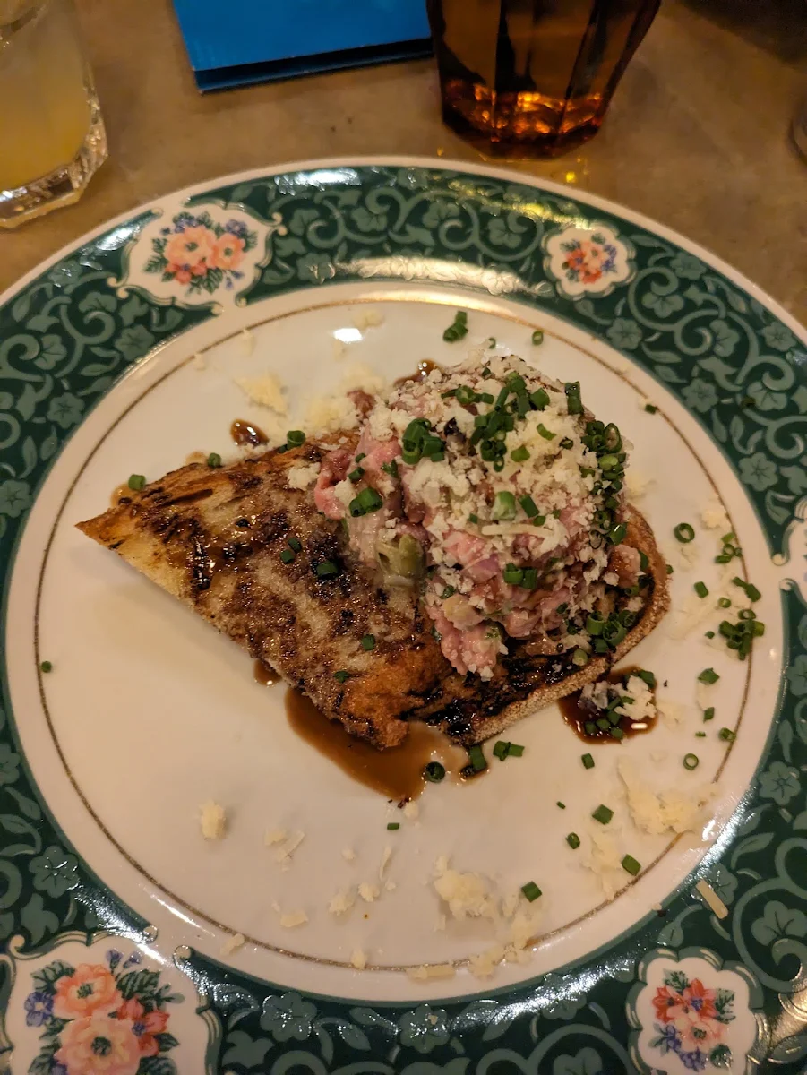 Tartare Au Boeuf, Le Esmond