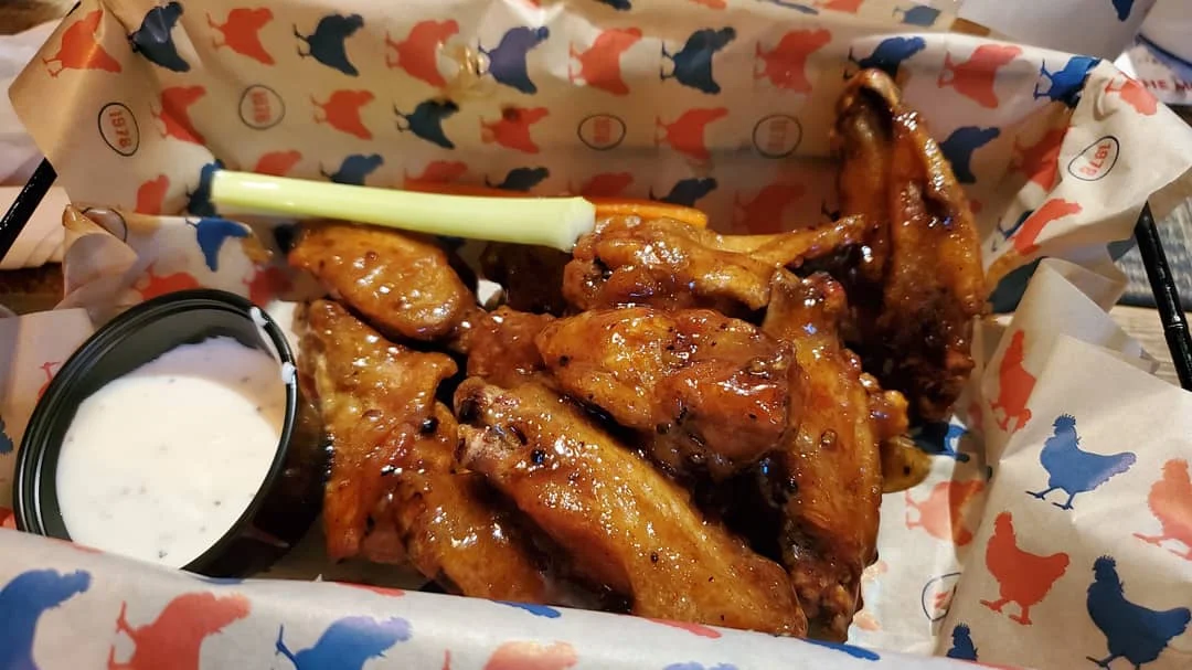 Regular Wings, Kelseys Original Roadhouse