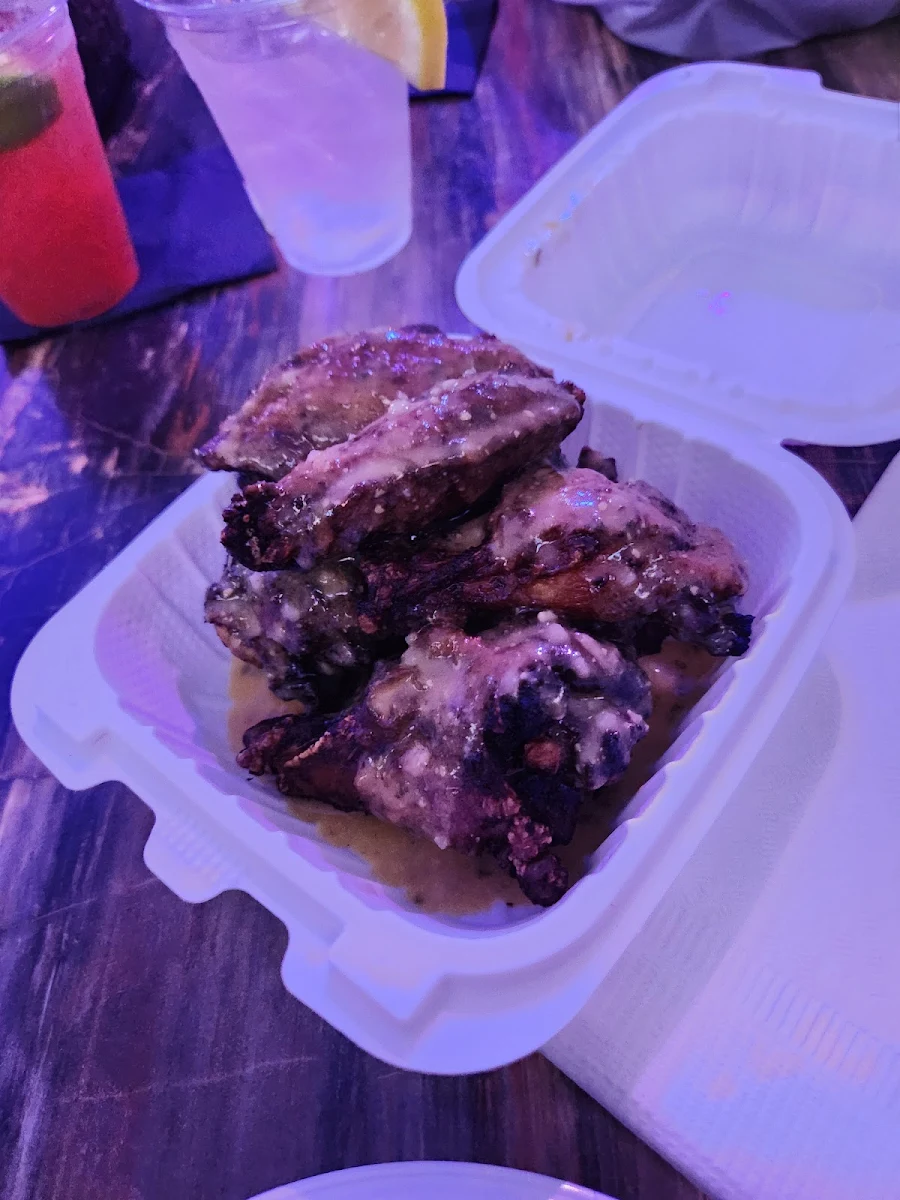 Kutty Wings Garlic Parmesan