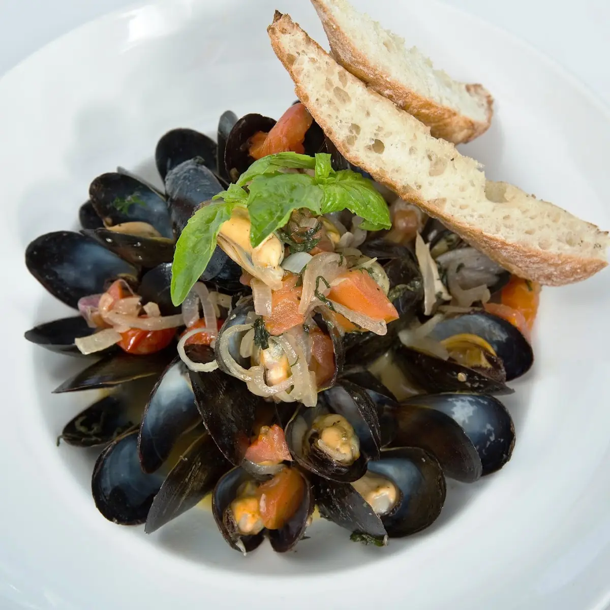 Tomato Basil Mussels