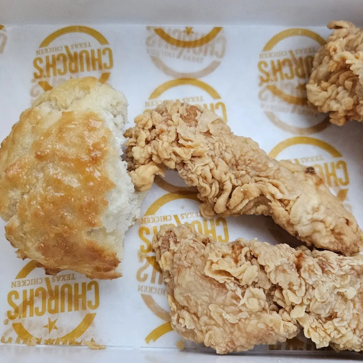 9 Piece Chicken w Honey Biscuits