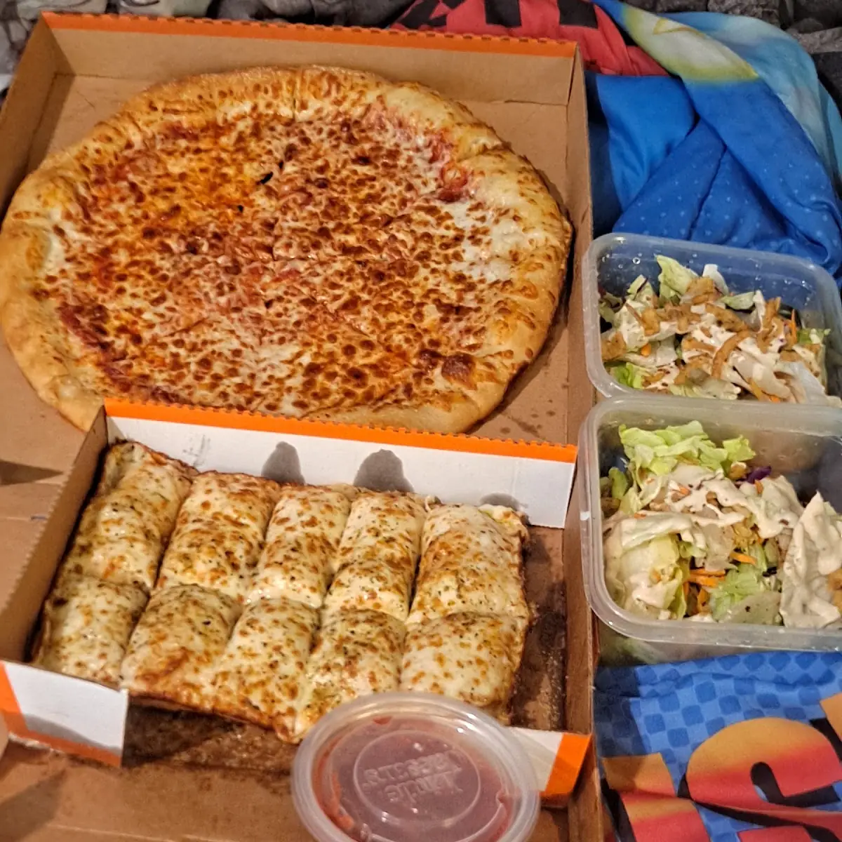 Italian Cheese Bread & Extrabestest Cheese Pizza