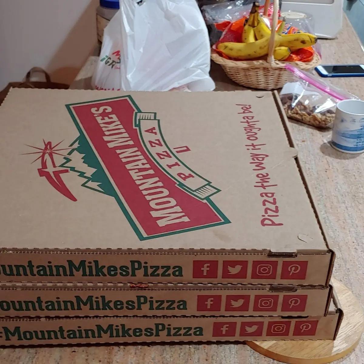 Mountain Veggie Pizza