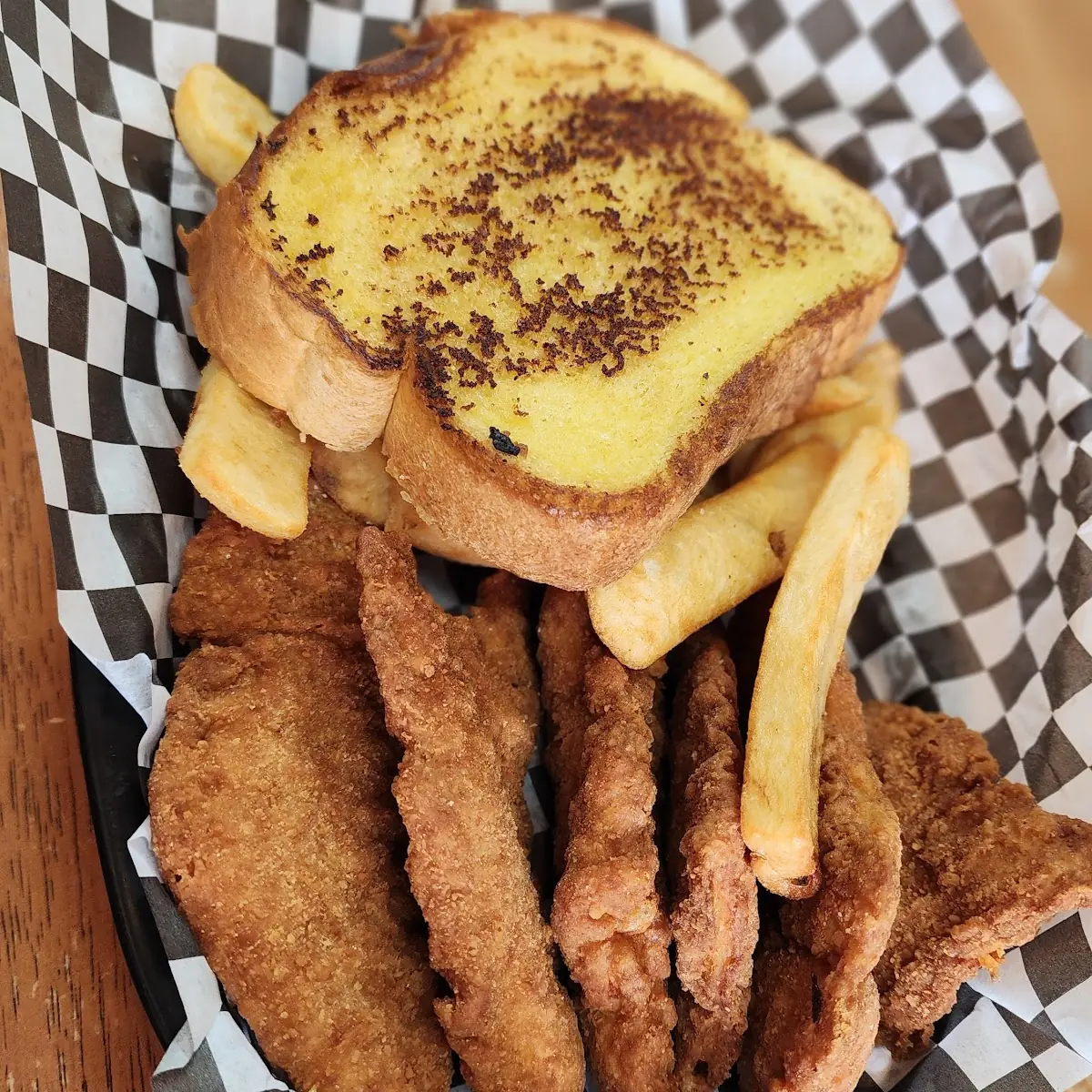 Chicken Strips Fries & Garlic Bread