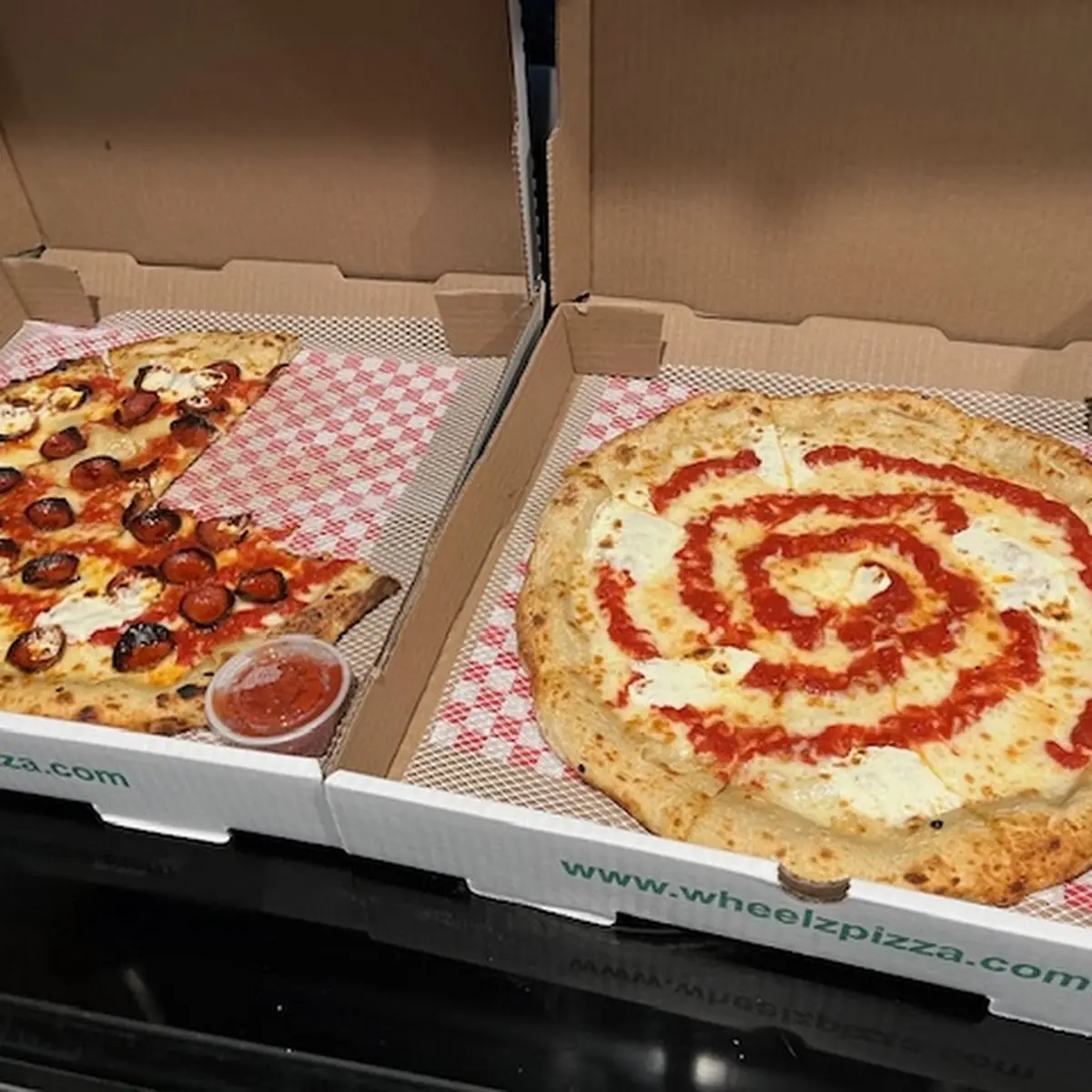 Cheese Pizza with Tomato Sauce