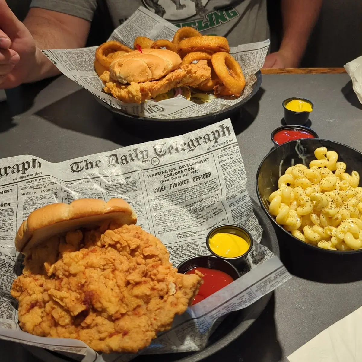 Onion Rings Mac and Cheese