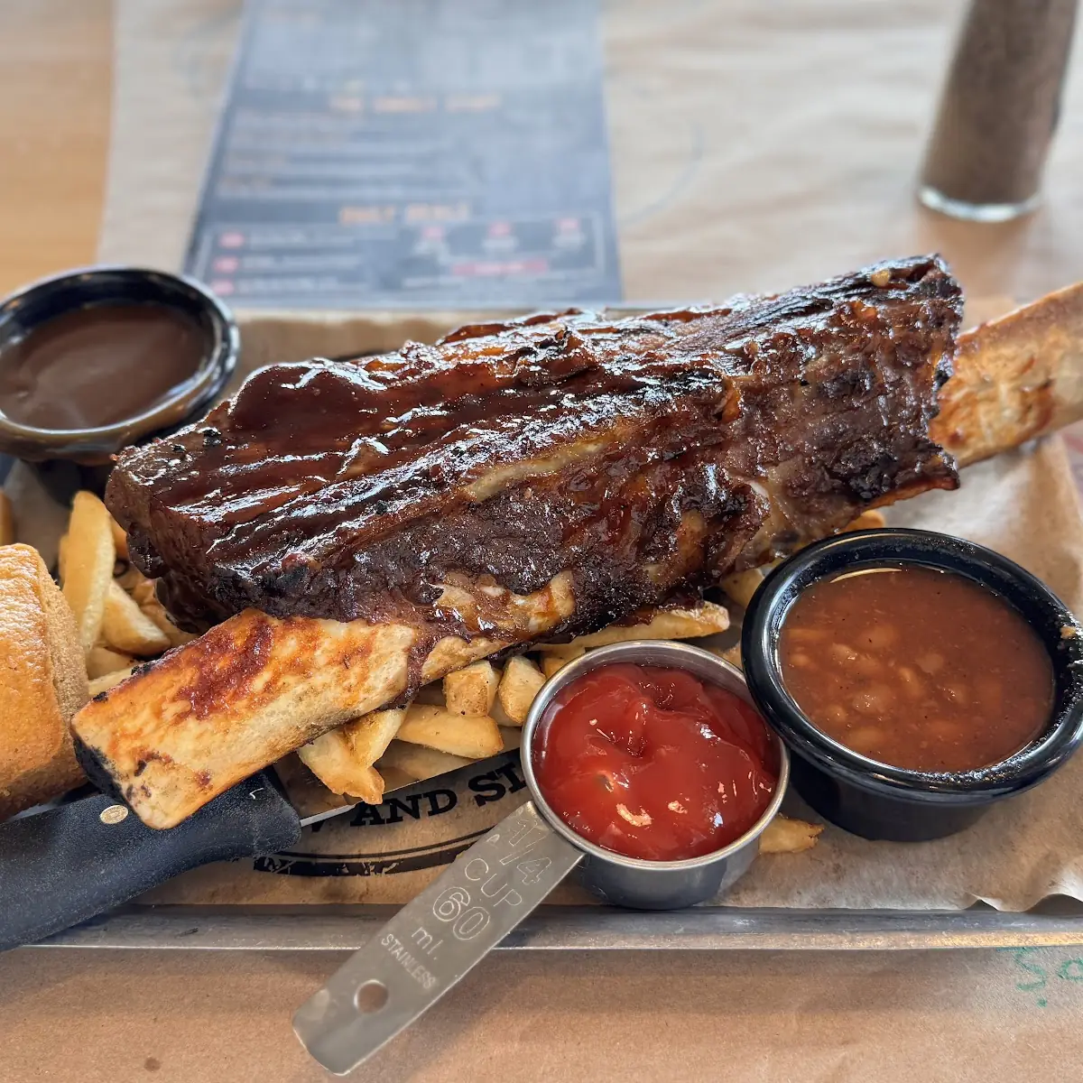 Full Size Ribs, Montana’s BBQ & Bar