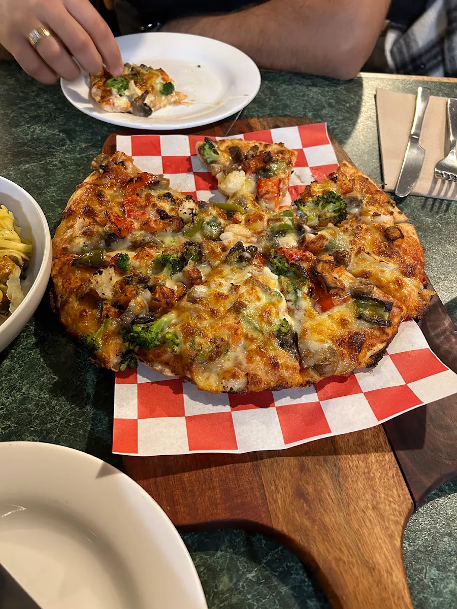 Veggie Pizza, Ronni's Restaurant