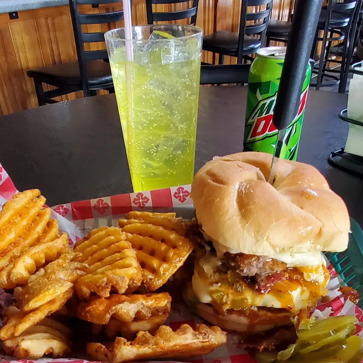Stumps Olive Burger