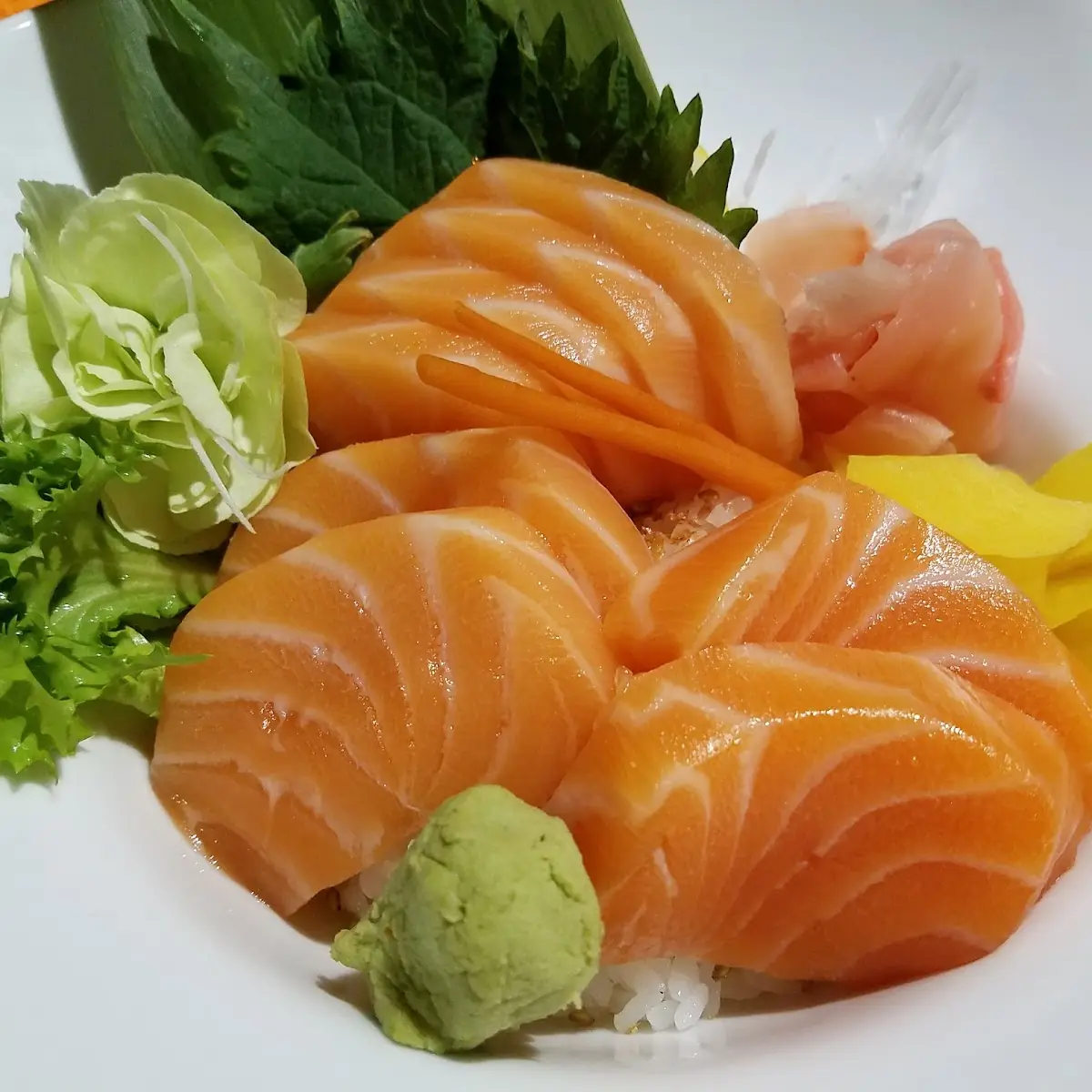 Sashimi Appetizer 6pc