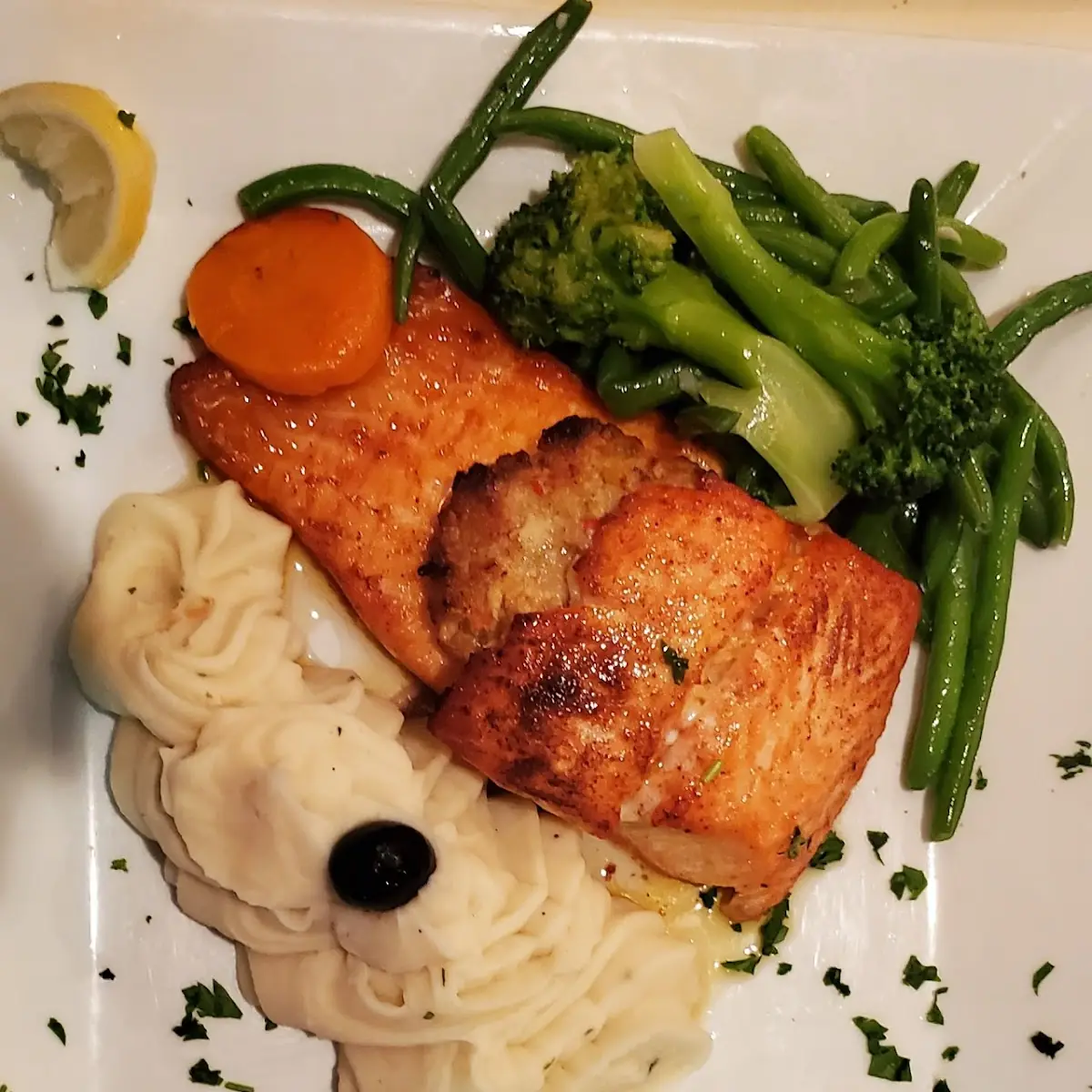 Filete De Salmao a Portucale Stuffed Salmon Fillet