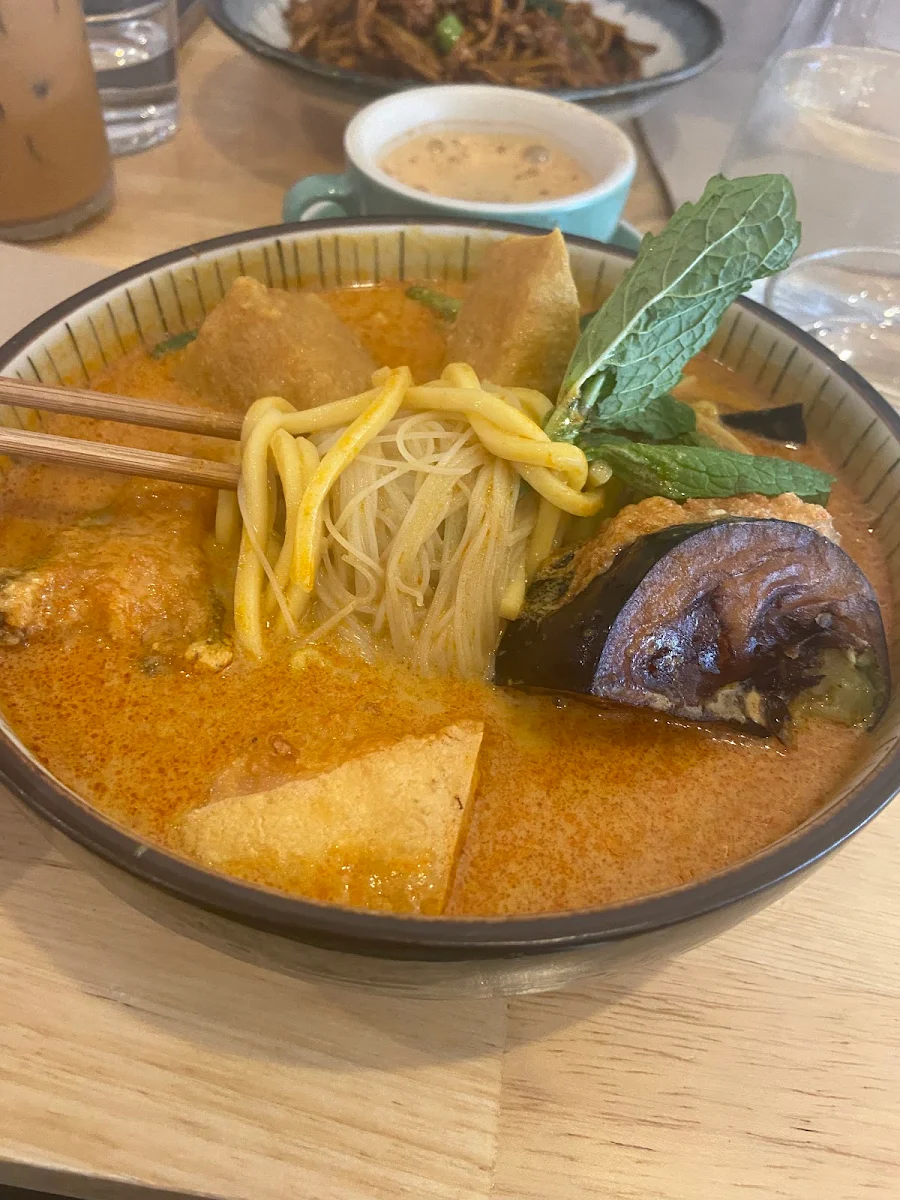Curry Laksa Fish Head, TWO CIRCLES CAFE