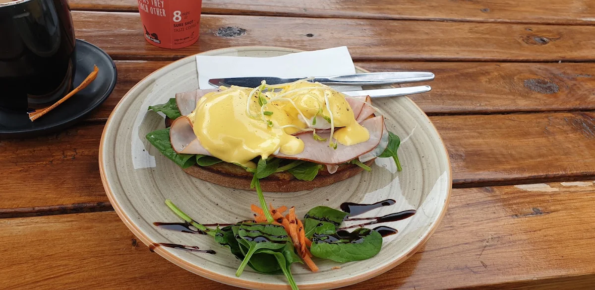 Eggs Benny, Schwabs Galley