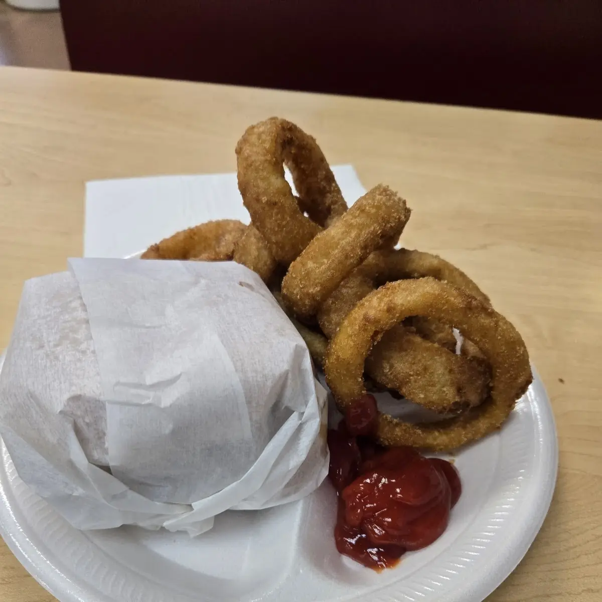 Cheeseburger and Onion Rings