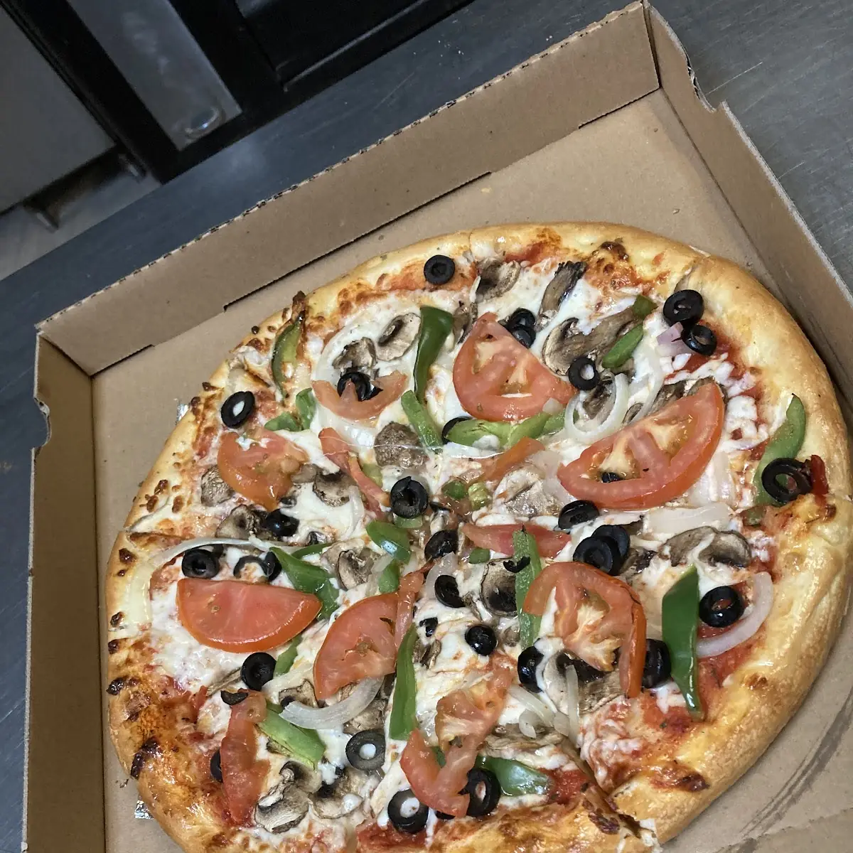 Deluxe Pizza