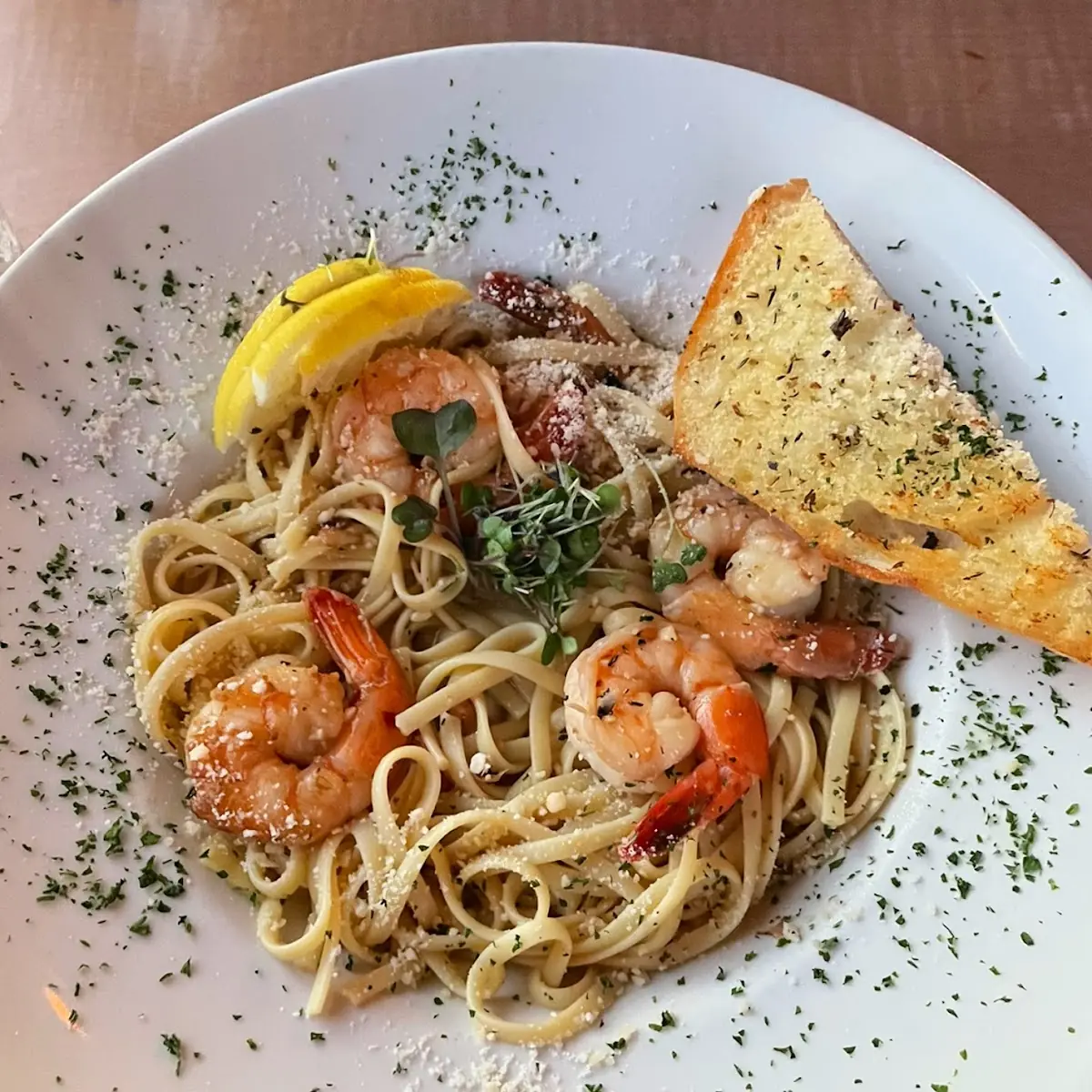 Shrimp Scampi and Garlic Bread
