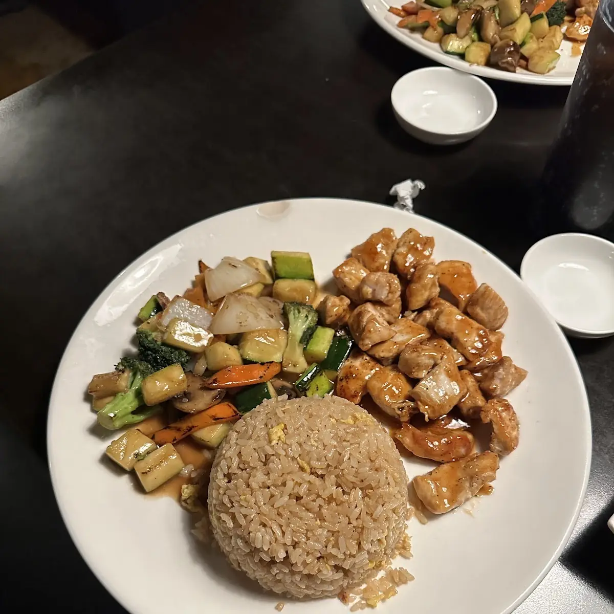Hibachi Vegetable Lo Mein Noodle