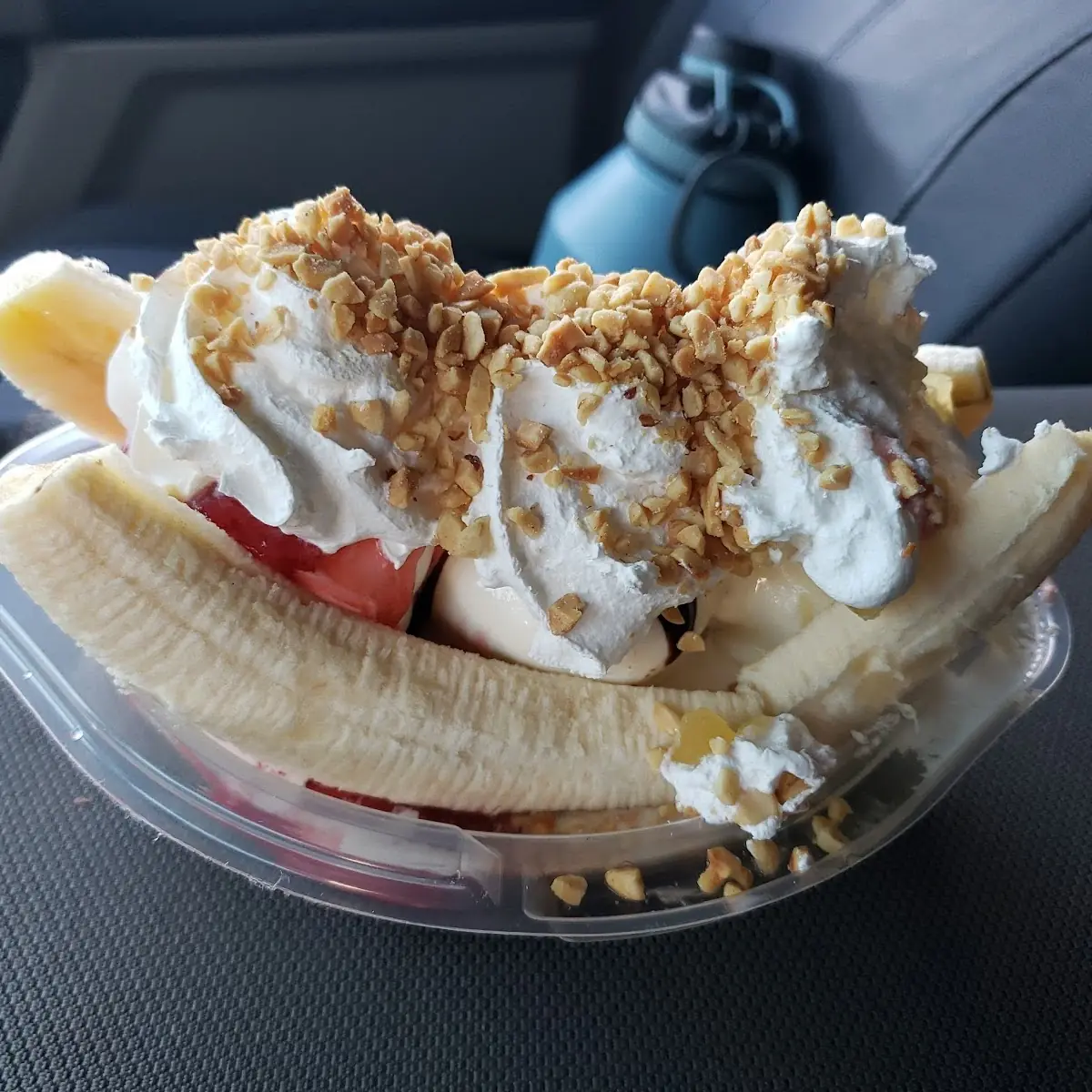 Extra Big Banana Split