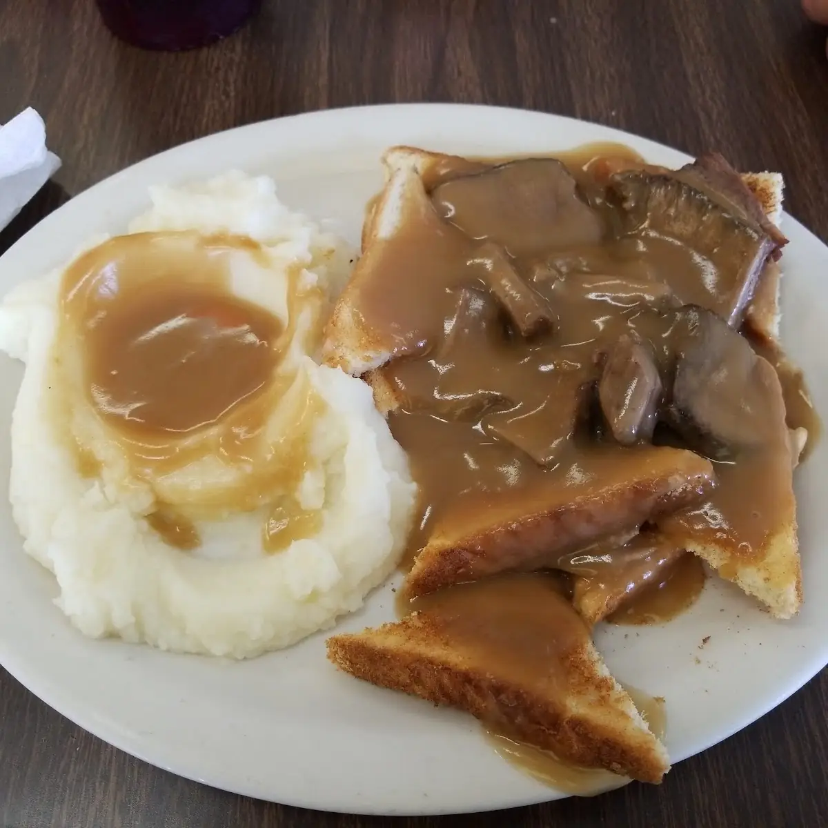 Mashed Potatoes with Gravy