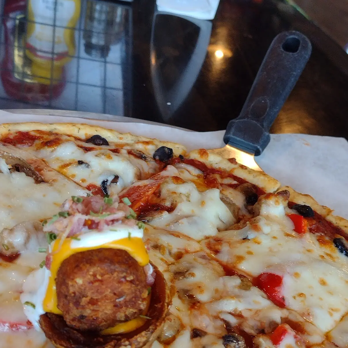 Pizza Deluxe
