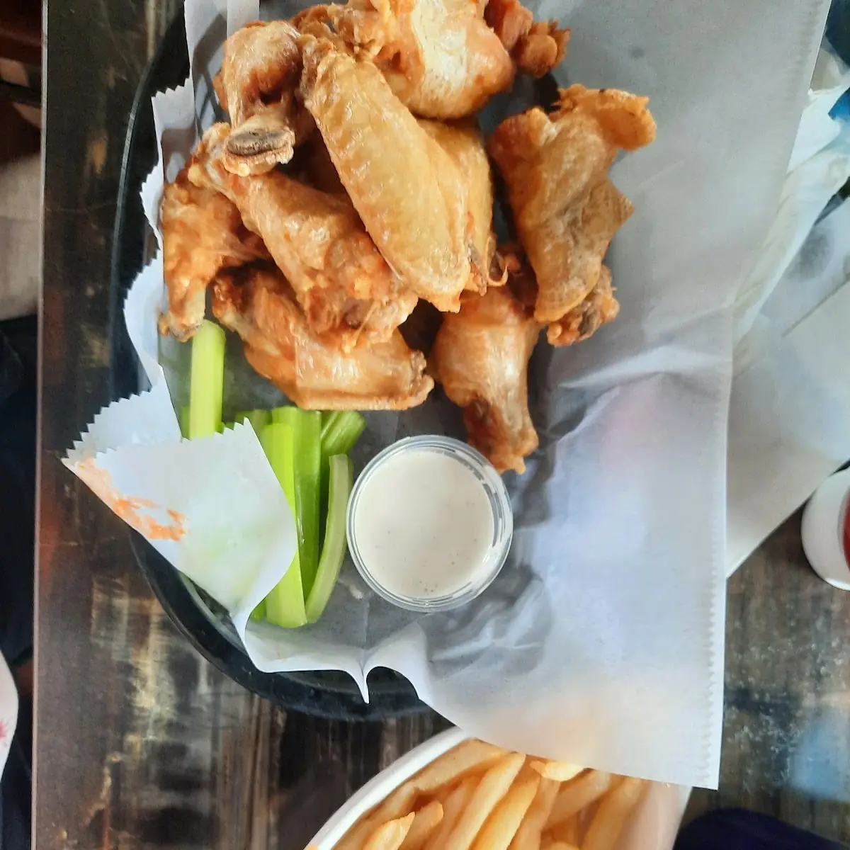Fries with Chicken Wings