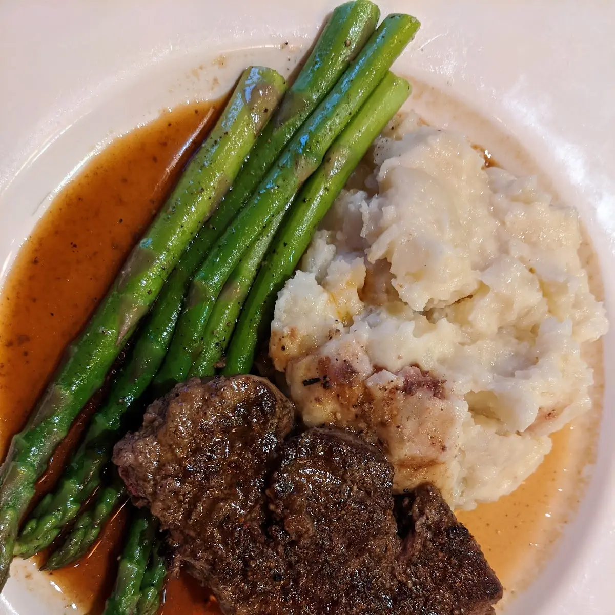Filet Mignon Garlic Mashed Potatoes and Asparagus