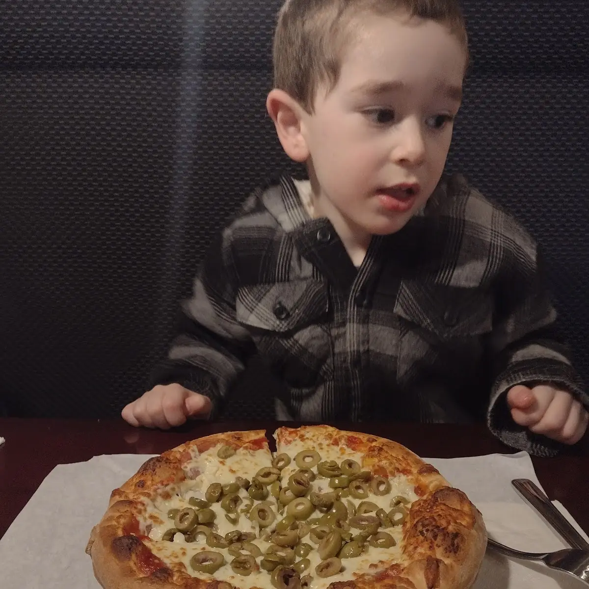 Olive Pizza, Luna Pizzeria Restaurant
