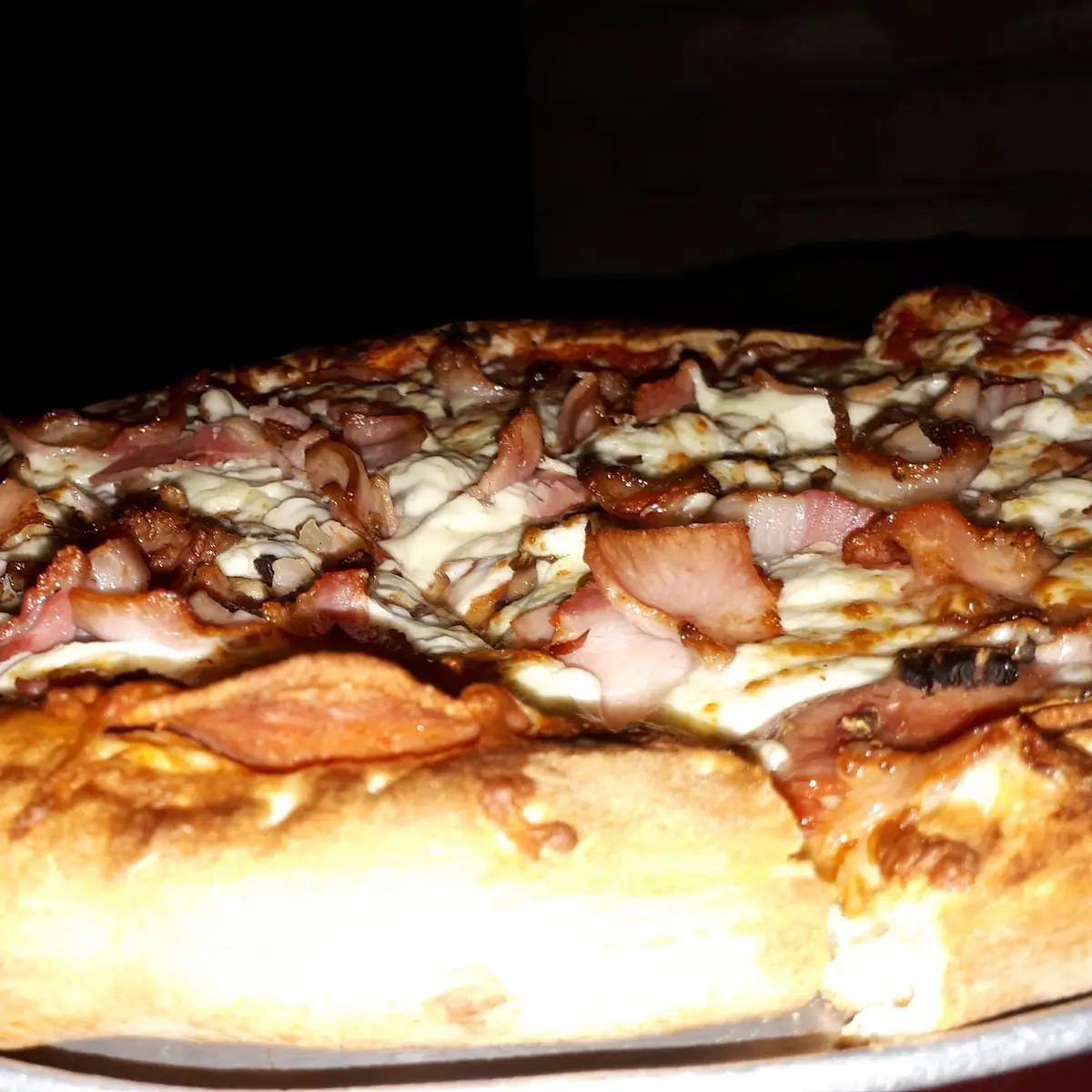 Pizzas, Luna Pizzeria Restaurant