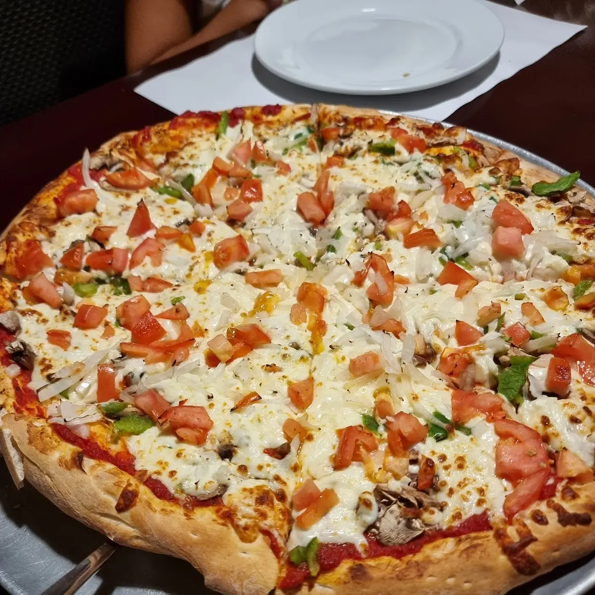 Vegeterian Pizza, Luna Pizzeria Restaurant