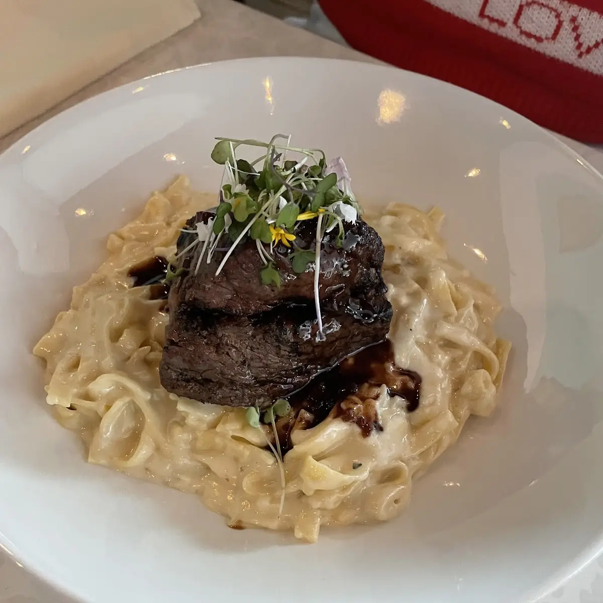 Filet Mignon Con Pasta Alfredo