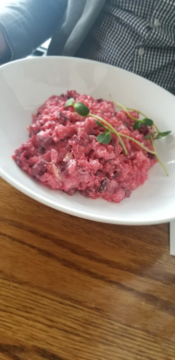 Classic Beef Filet Tartare, Restaurant Bagatelle Bistro Apportez votre vin
