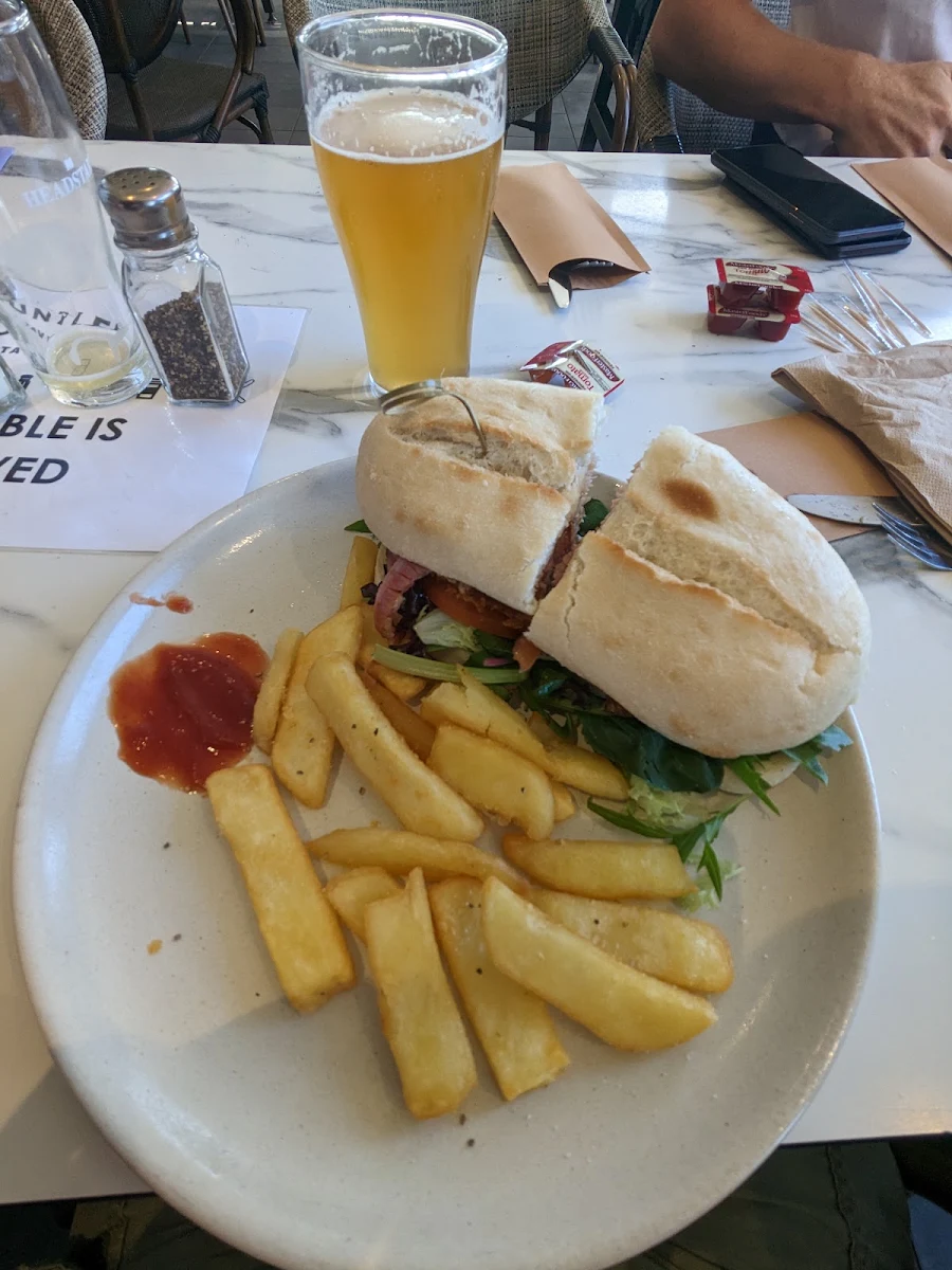 Chicken Schnitzel Burger and Chips, Huntlee Tavern