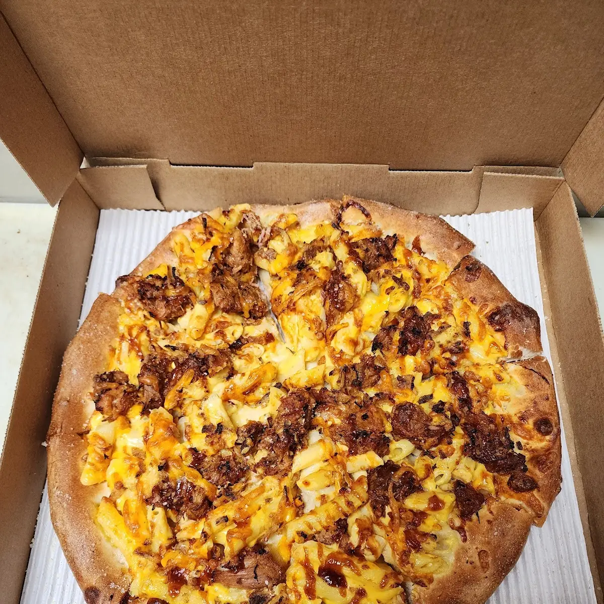Smokehouse Mac and Cheese Pizza