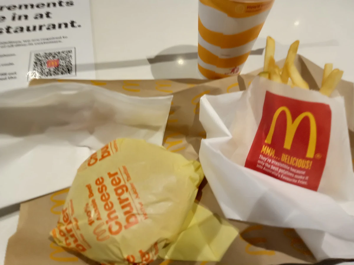 Small Cheeseburger Meal