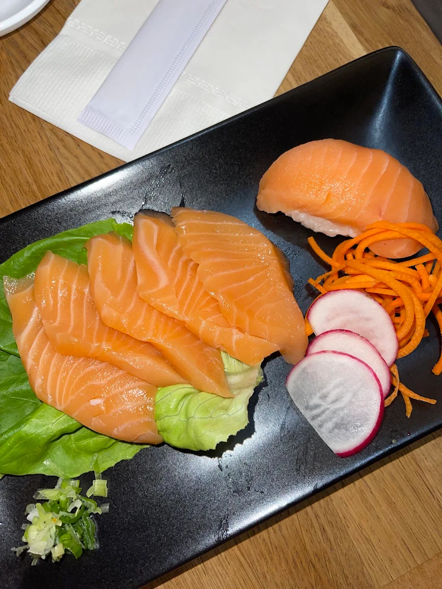 Kamikaze Salmon, SUSHI YA MATCHA