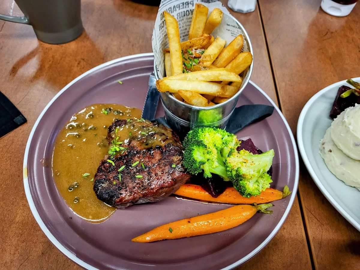 10oz Sirloin Steak, Casual Pickering